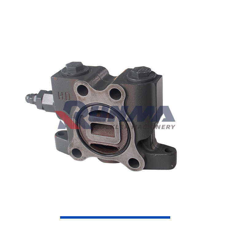 RM1068R三联液控多路阀的进油体(10)